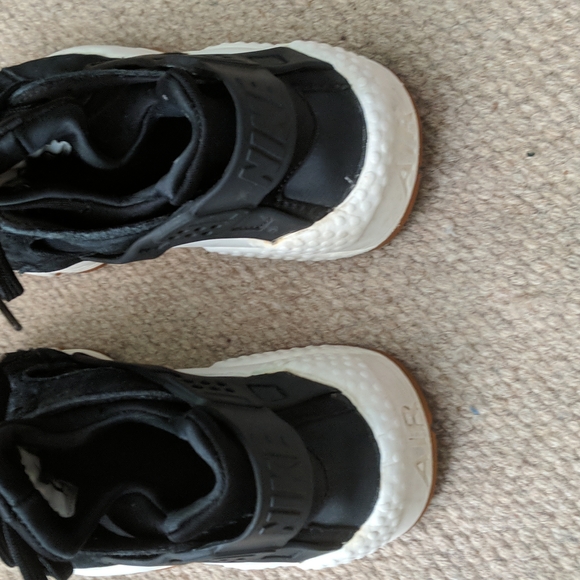 Nike AA0524-001 Air Huarache Run SD black suede - Picture 4 of 7